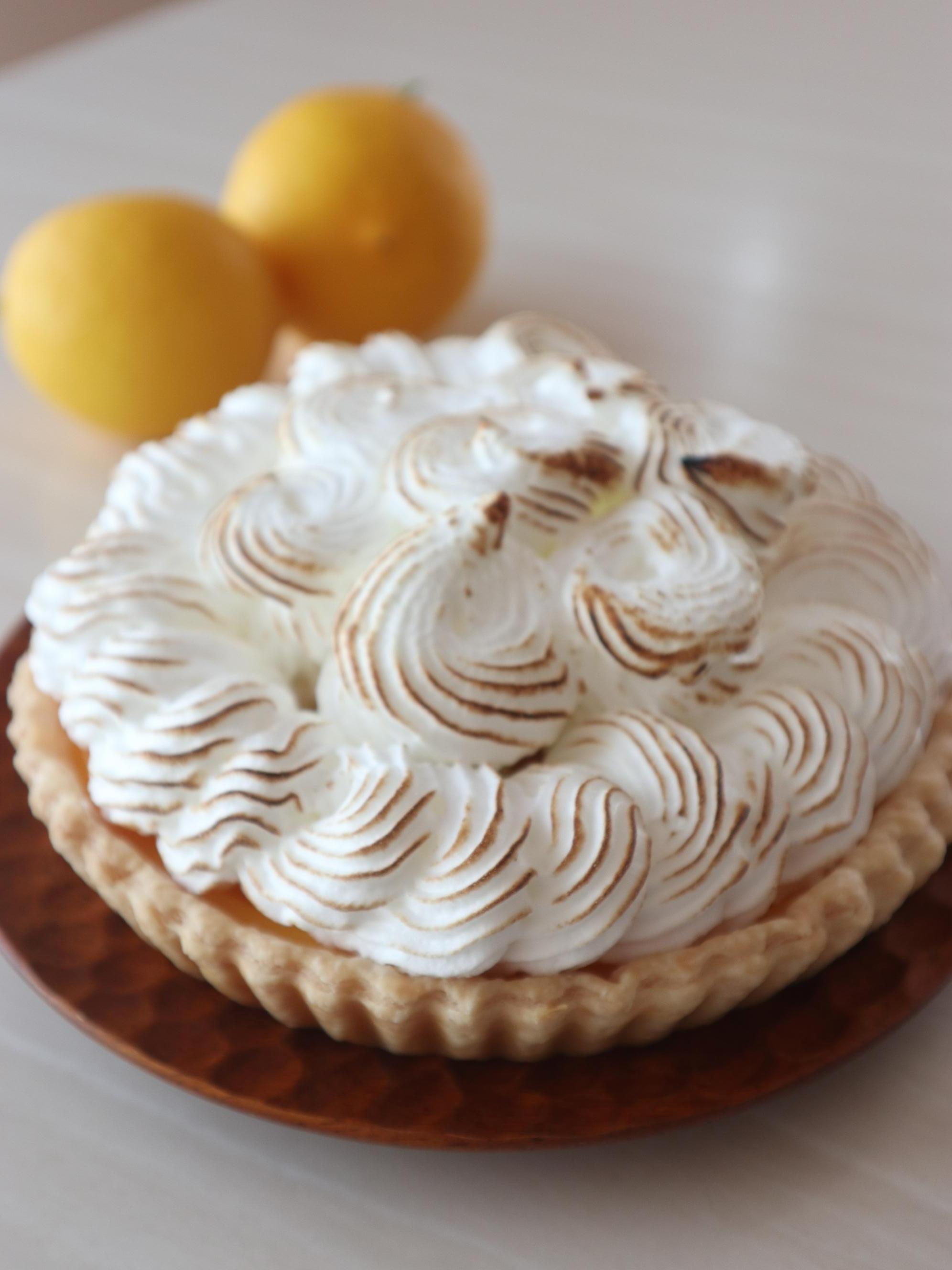 レモンメレンゲパイ 手作りパイ生地にレモンクリームとふわふわメレンゲ 22年1月25日 開催 お菓子教室ソレイユ 愛知県豊田市 の22年1月レッスン情報 料理教室検索サイト クスパ