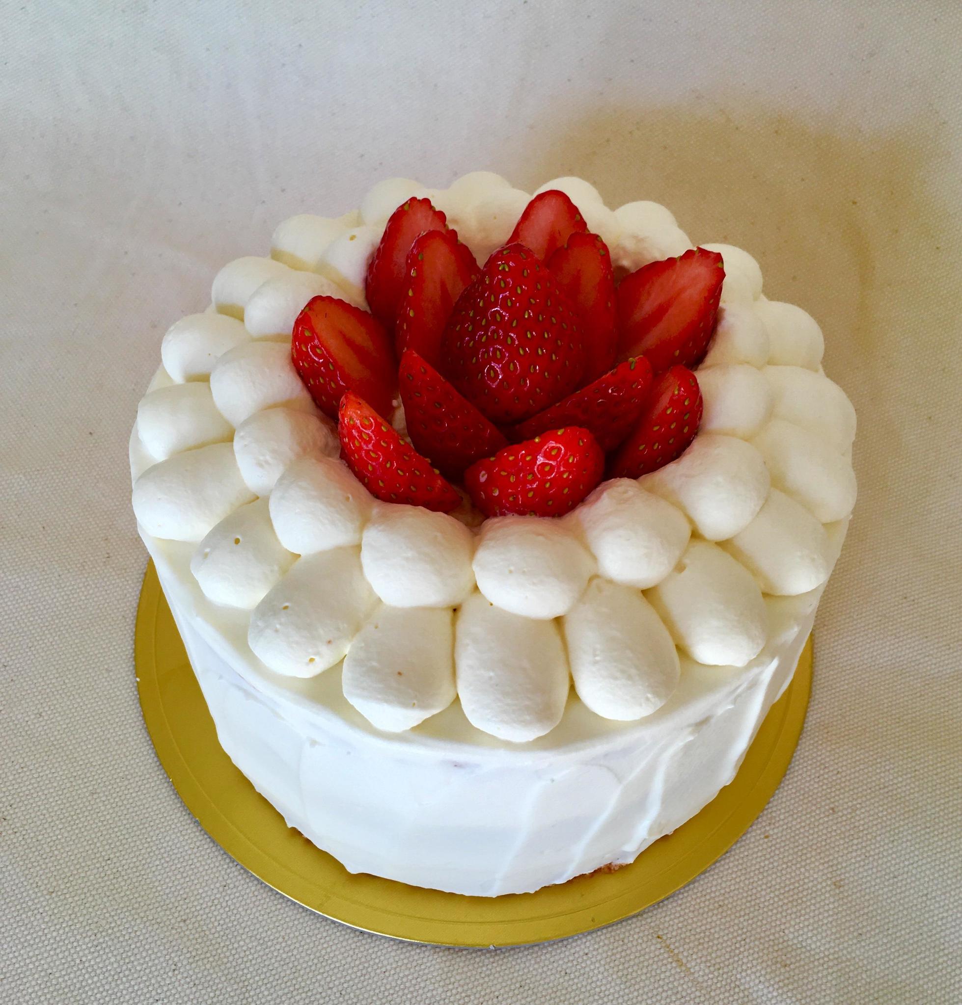 いちごのデコレーションケーキ 19年2月10日 開催 La Petite Cuillere 東京都世田谷区 の19年2月レッスン情報 料理教室検索サイト クスパ