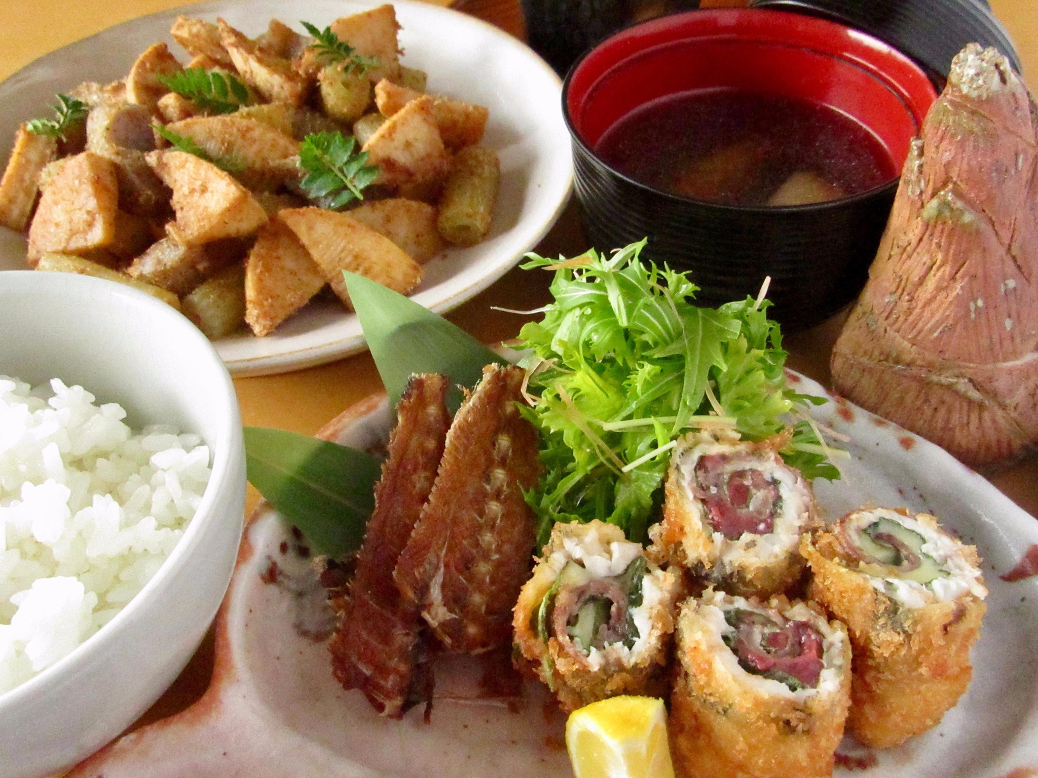 春の山菜を使った煮物と鯵のおろし方から２種類のフライの揚げ方 開催 傳十郎 和食料理教室 東十条５丁目 の21年7月レッスン情報 料理教室検索サイト クスパ