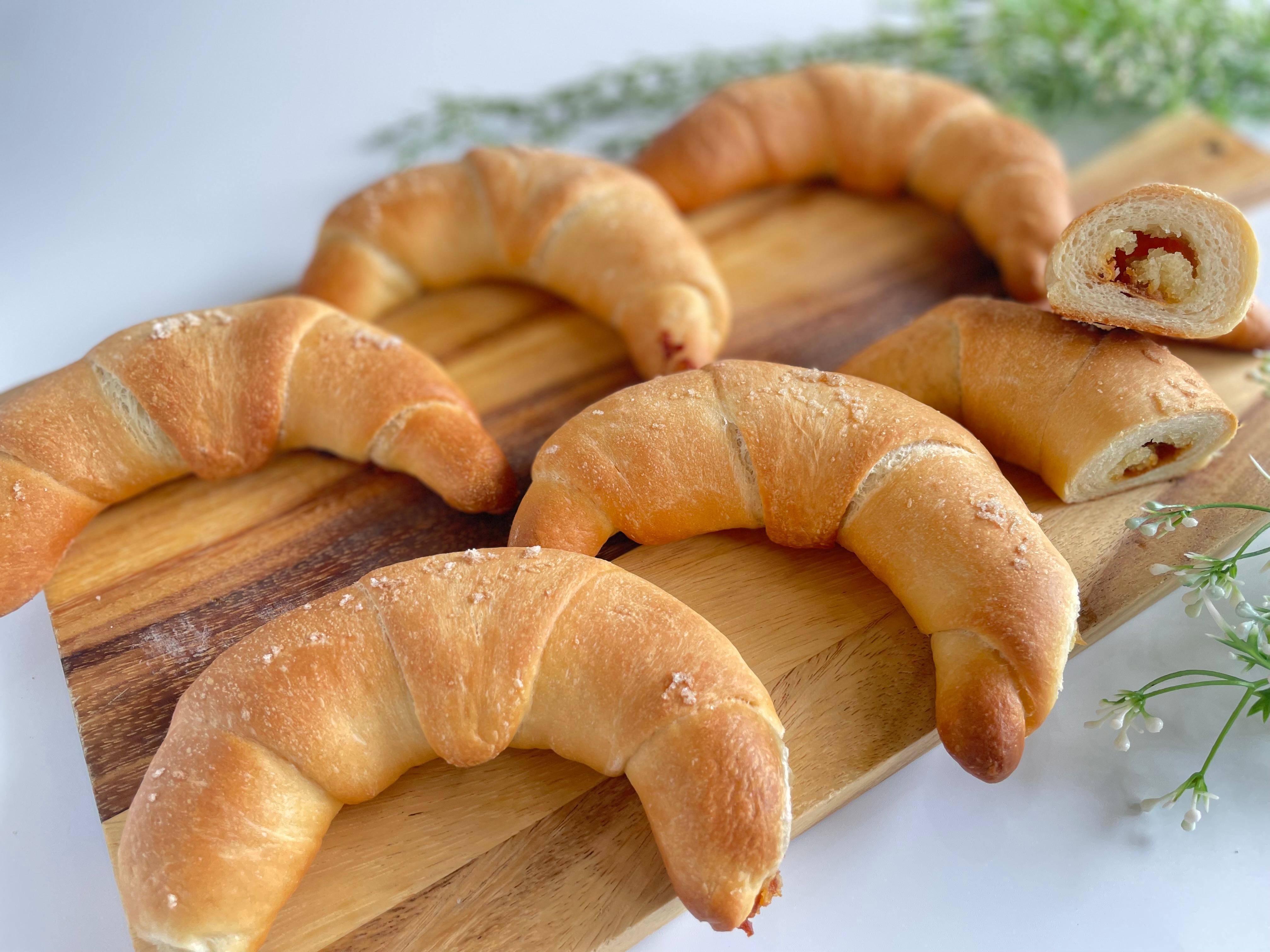 【ららお様】芋バター　大納言　手作り　菓子パン　惣菜パン Sweet potato bread is a bread that is sure to be a hit as a gift