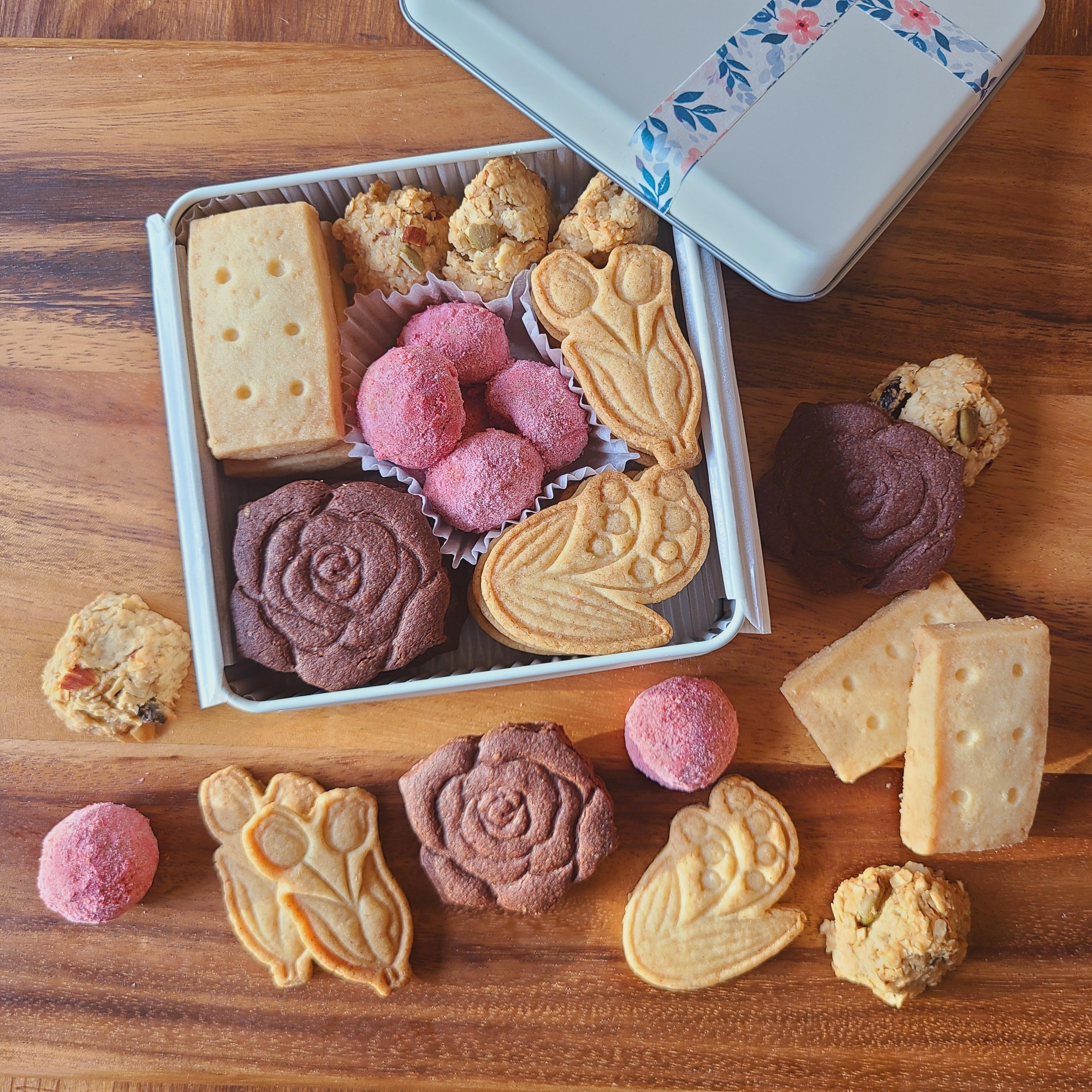 Spin プライズ限定 クッキー缶　お菓子　空き缶　中身無し　4点 Amazon.co.jp: お菓子の空き缶 クッキー缶セット : ホーム＆キッチン