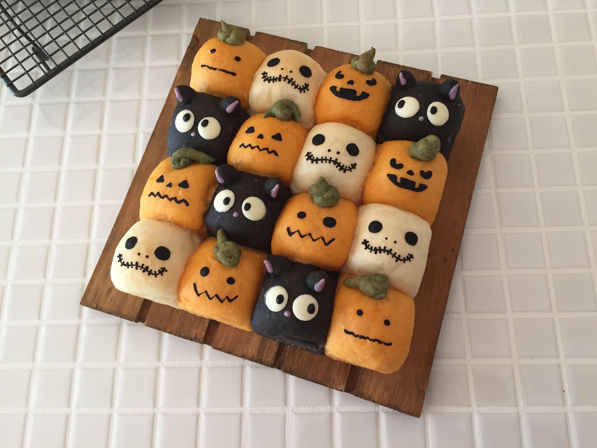 ハロウィンおばけちぎりパン | クラシル