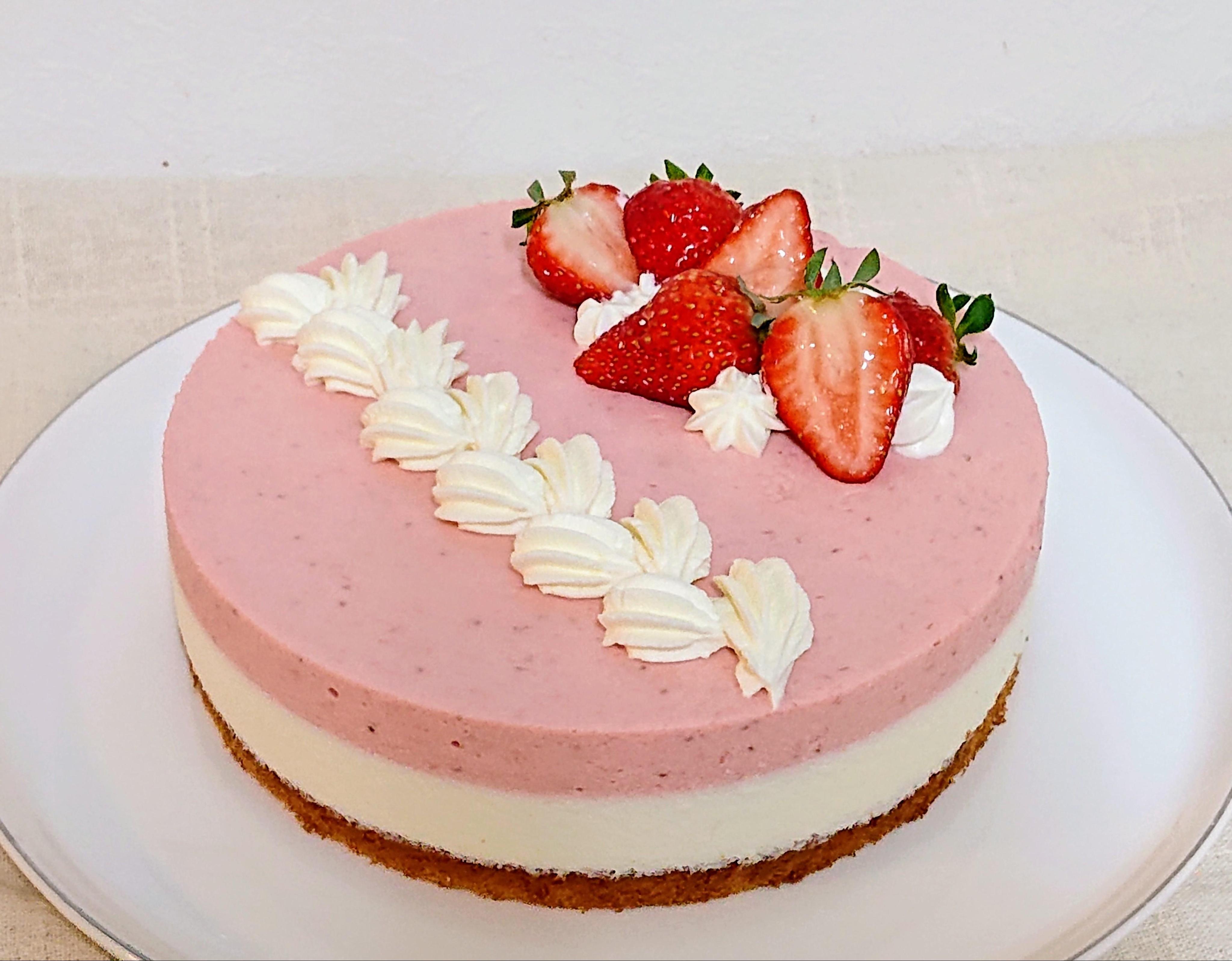 【冷んやり!!】苺とヨーグルトのムースケーキ☆15cm        