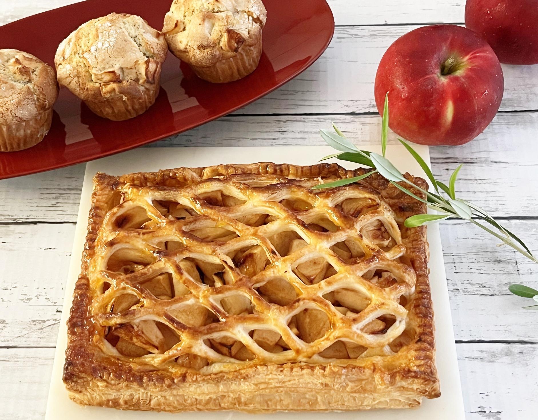 今が旬の紅玉リンゴのシンプルアップルパイとアールグレー風味のリンゴ