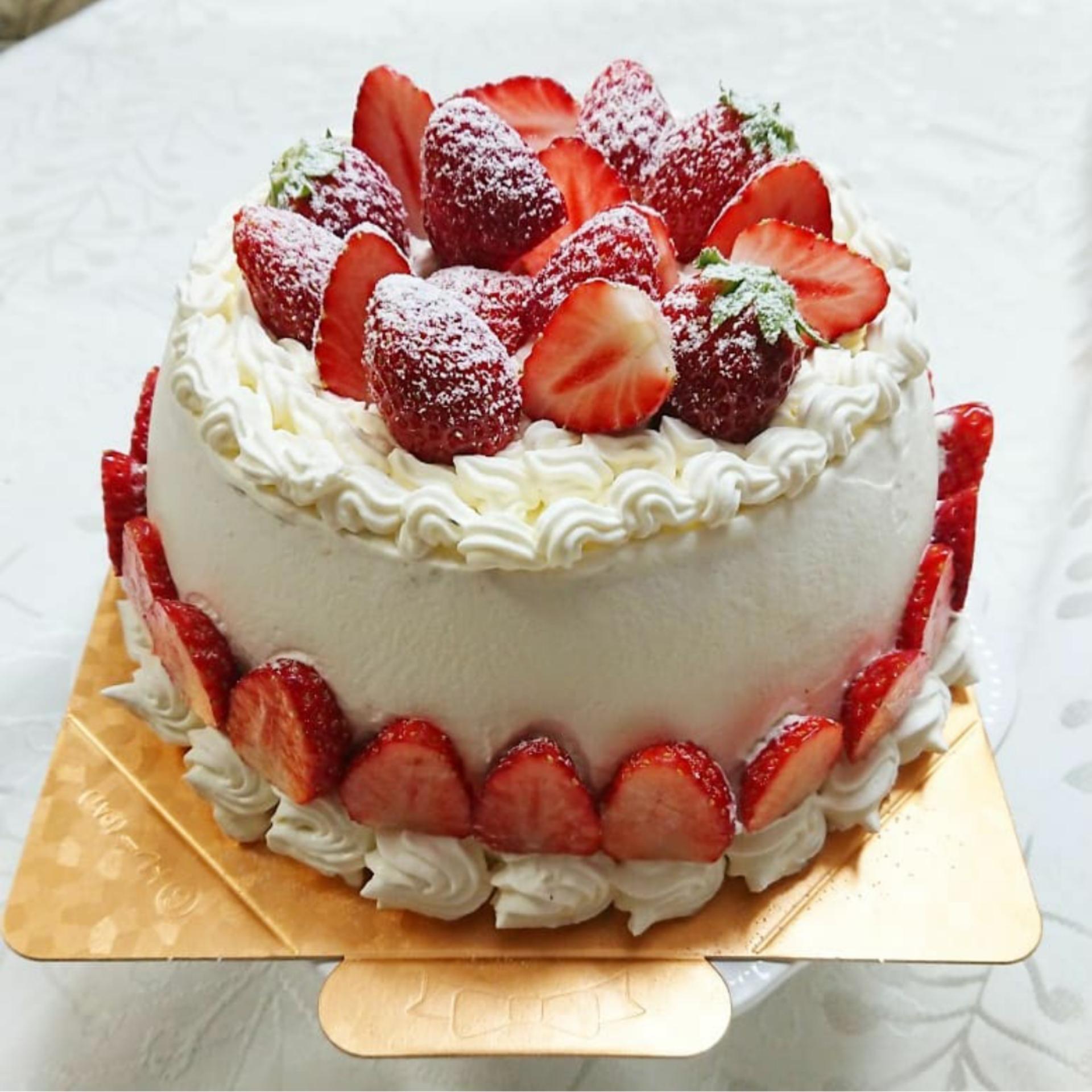 デコレーション シフォン ケーキ イメージケーキと料理