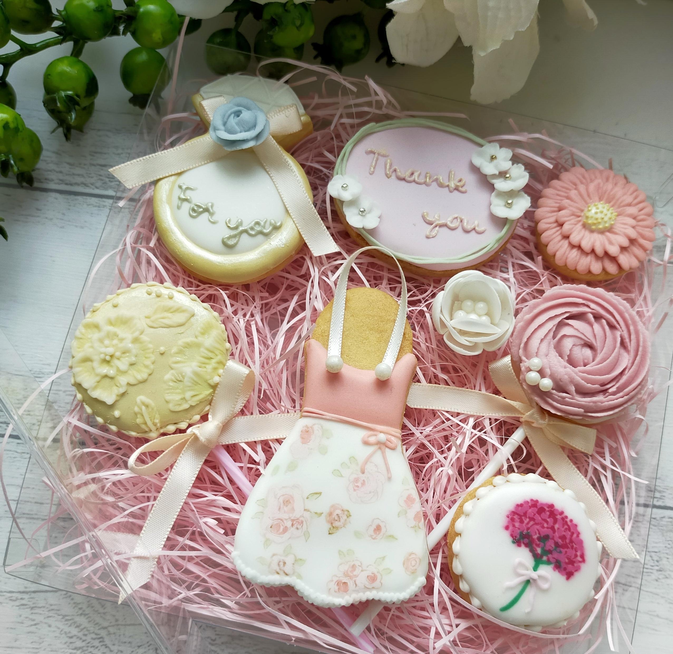 フラワーアイシングクッキー クリスタルボックス付き 2021年11月6日 開催 お菓子教室rosegarden 東京都練馬区 の2021年11月レッスン情報 料理教室検索サイト クスパ