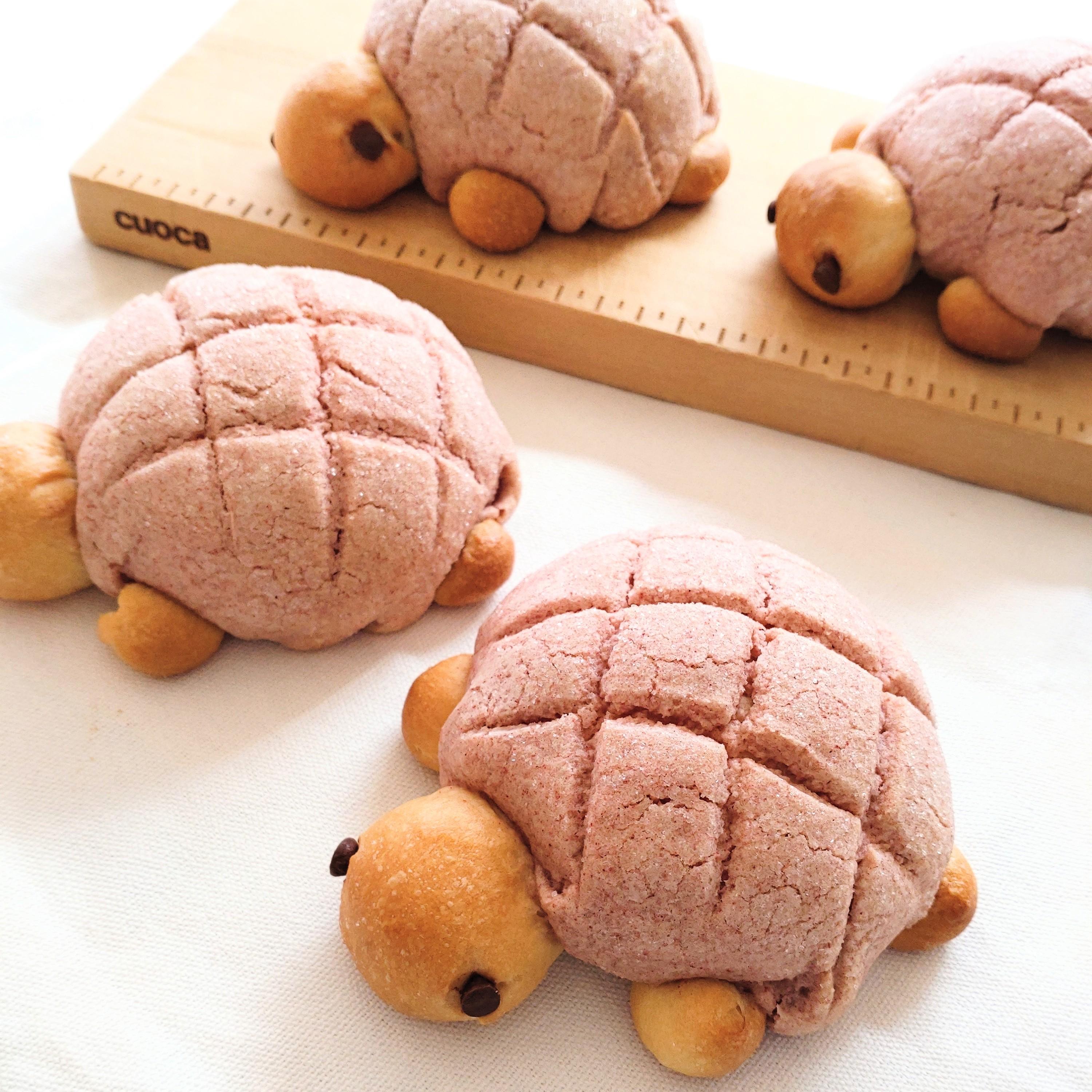 他ページで再販中】カメロンパンの親子 ♡ キーホルダー いちご メロンパン