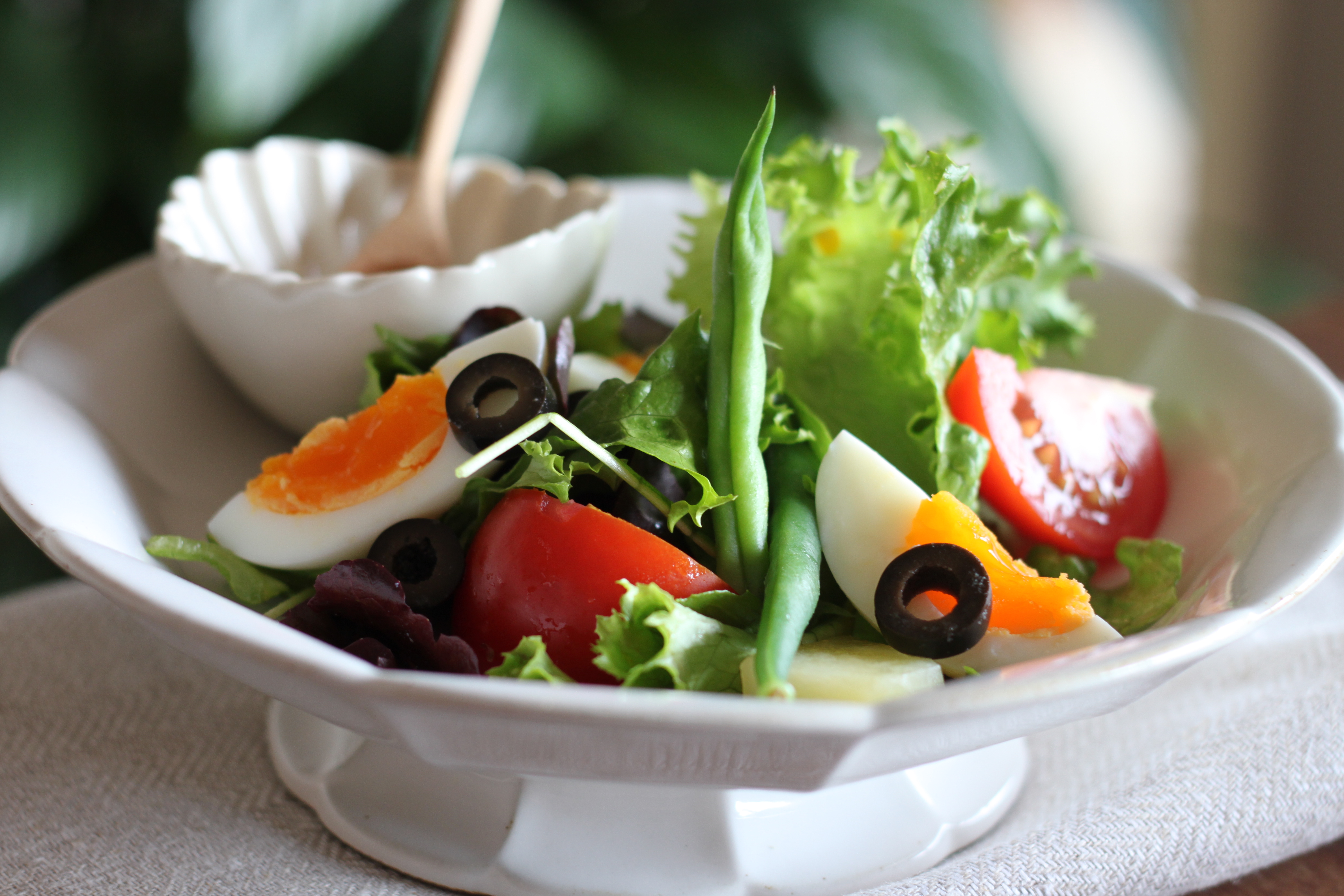 【お家で作れる】「ニース風サラダ」の作り方（佐藤 絵里子） クスパ