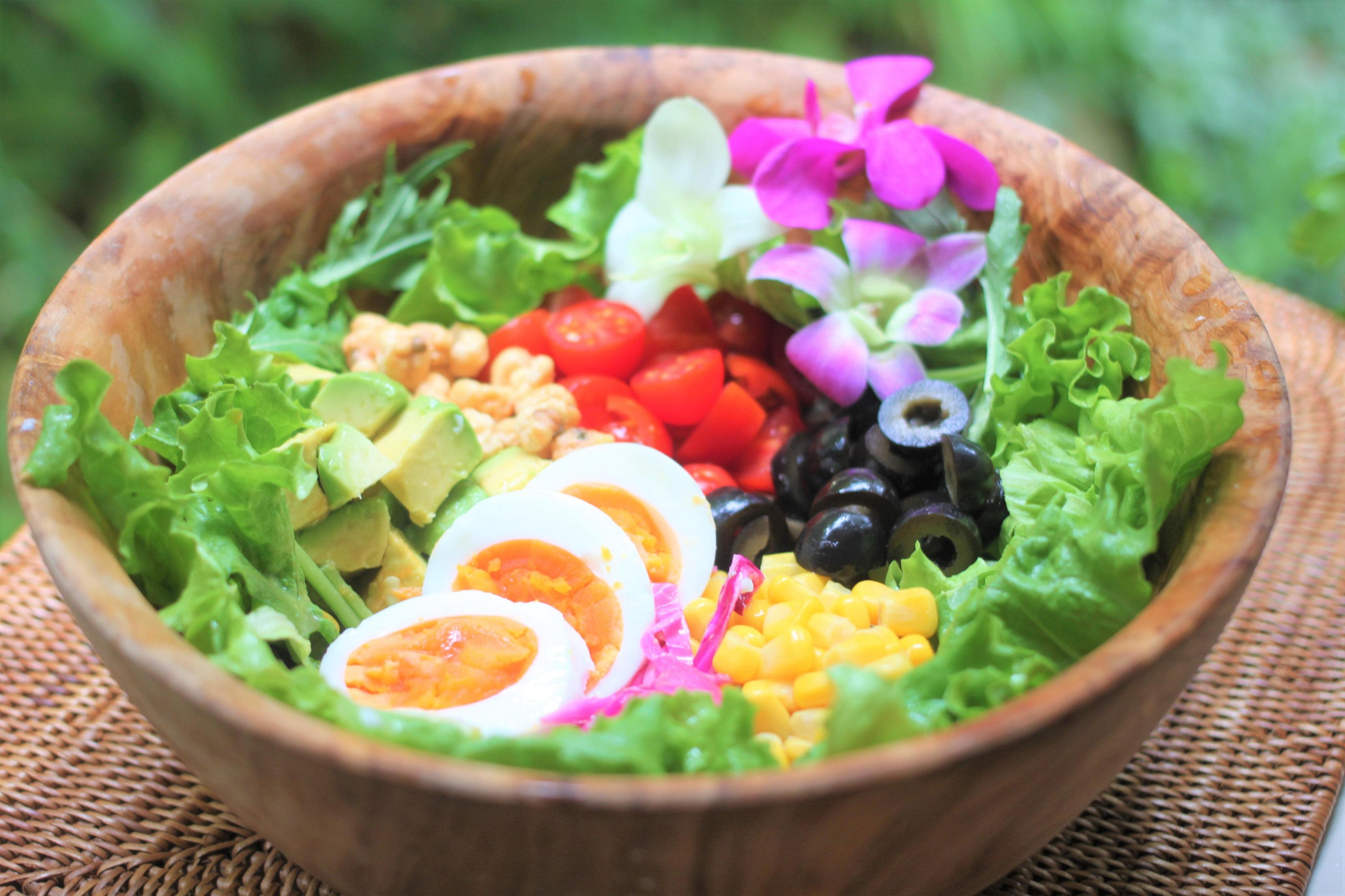 【お家で作れる】「コブサラダ」の作り方（佐藤 絵里子） クスパ