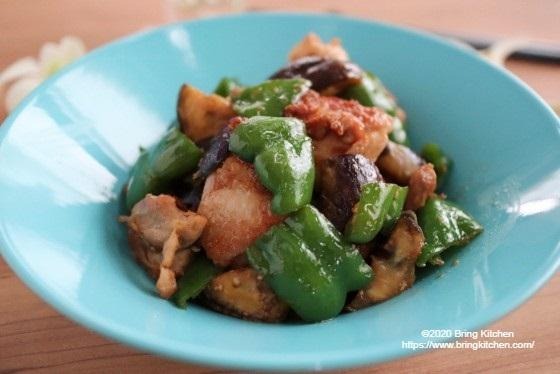 白いご飯のおかず 鶏とピーマンの生姜バター炒めのレシピ 作り方 髙橋 眞季 料理教室検索サイト クスパ